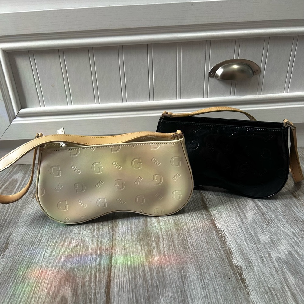 Guess White and Black Matching Shoulder Bags